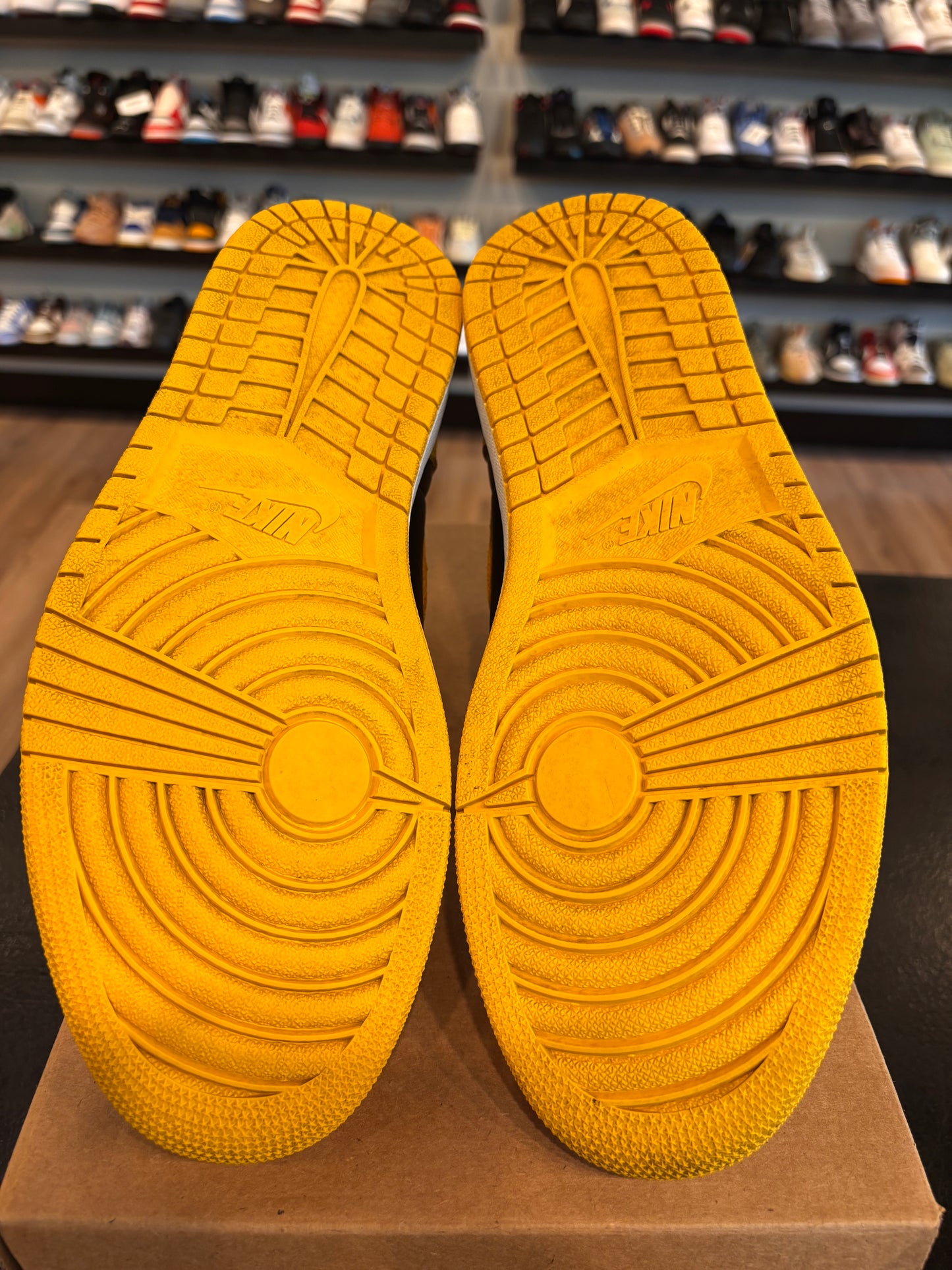 Jordan 1 Pollen Size 11 Pre-Owned (No Box)