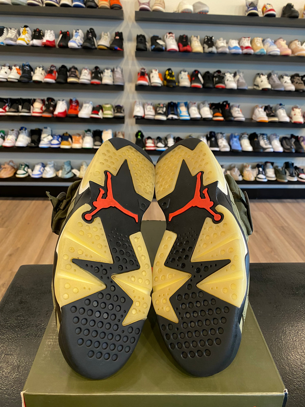 Jordan 6 Travis Scott Olive Size 10.5 Pre-Owned