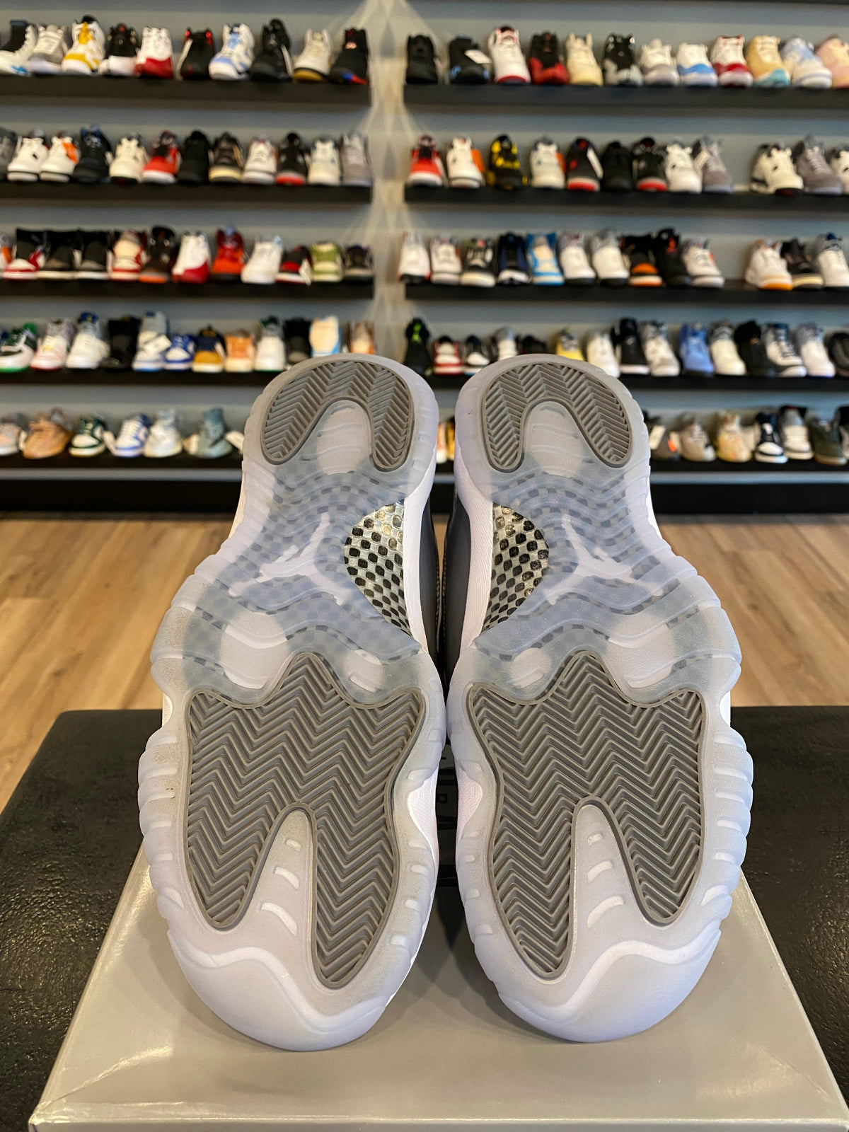 Jordan 11 Cool Grey 2021 Size 9 Pre-Owned