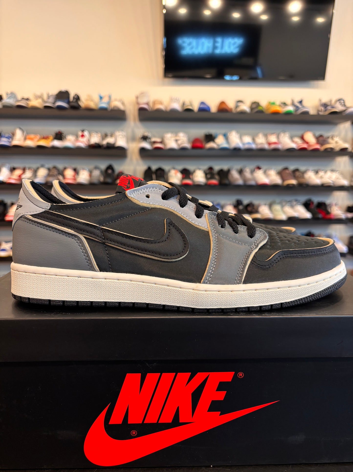 Jordan 1 Low Smoke EX Size 13 Brand New