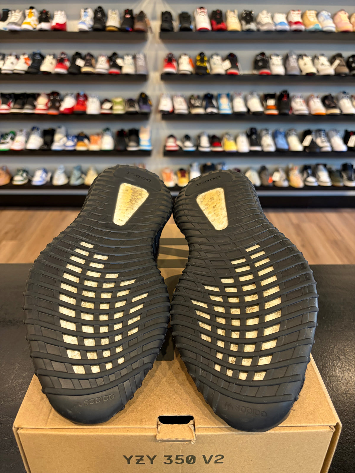 Yeezy 350 V2 Onyx Size 11.5 Pre-Owned