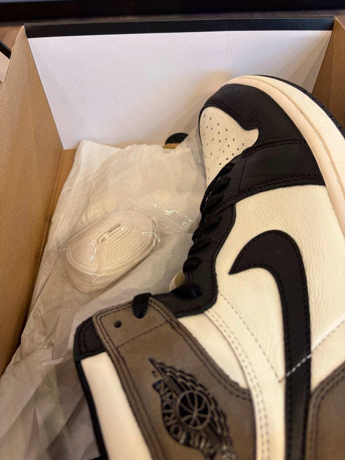 Jordan 1 Mocha Size 12 Pre-Owned