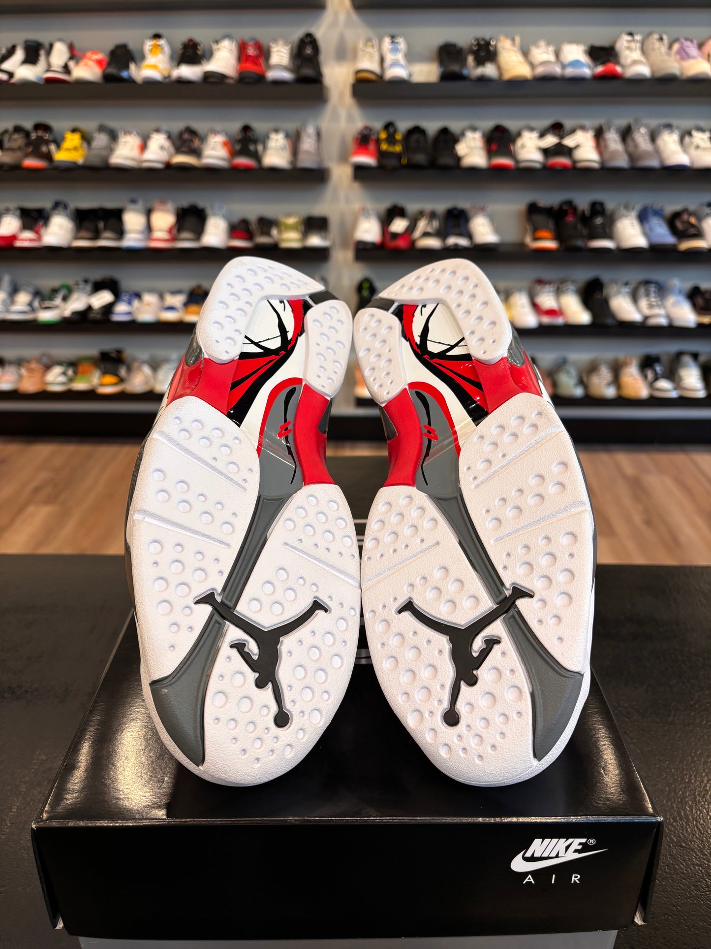 Jordan 8 Bugs Bunny 2025 Size 8.5 Brand New