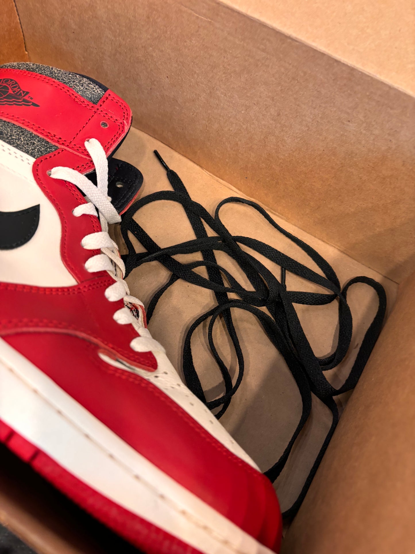 Jordan 1 Lost and Found Size 13 Pre-Owned (No Box)