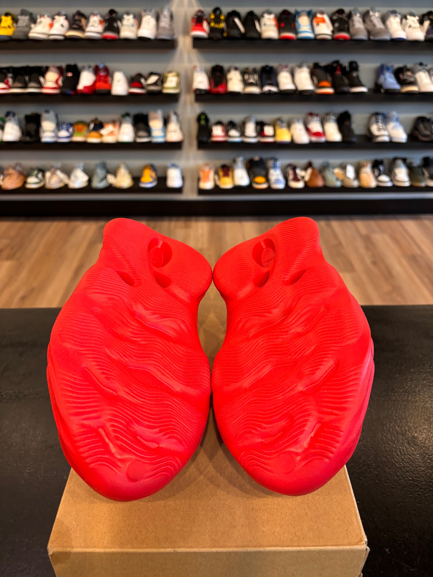 Yeezy Foam Rnnr Vermillion Size 6 Pre-Owned