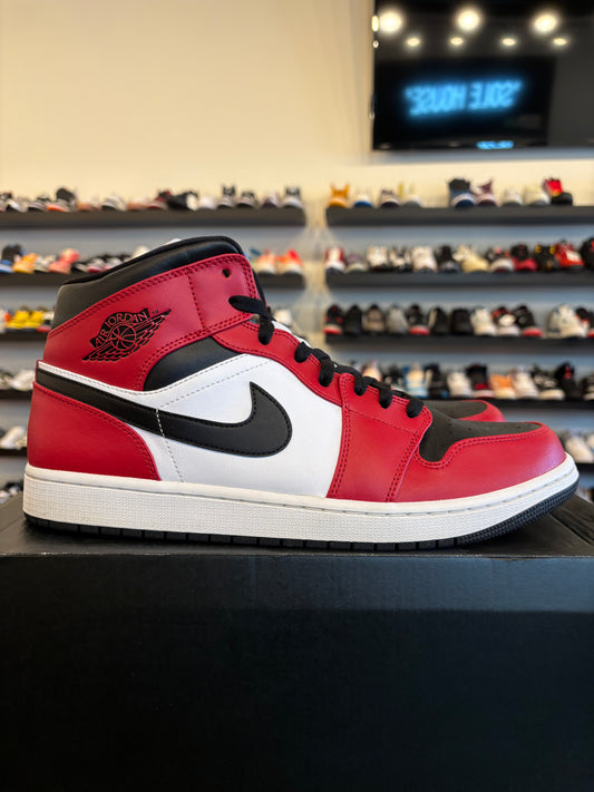 Jordan 1 Mid Chicago Toe Size 13 Pre-Owned