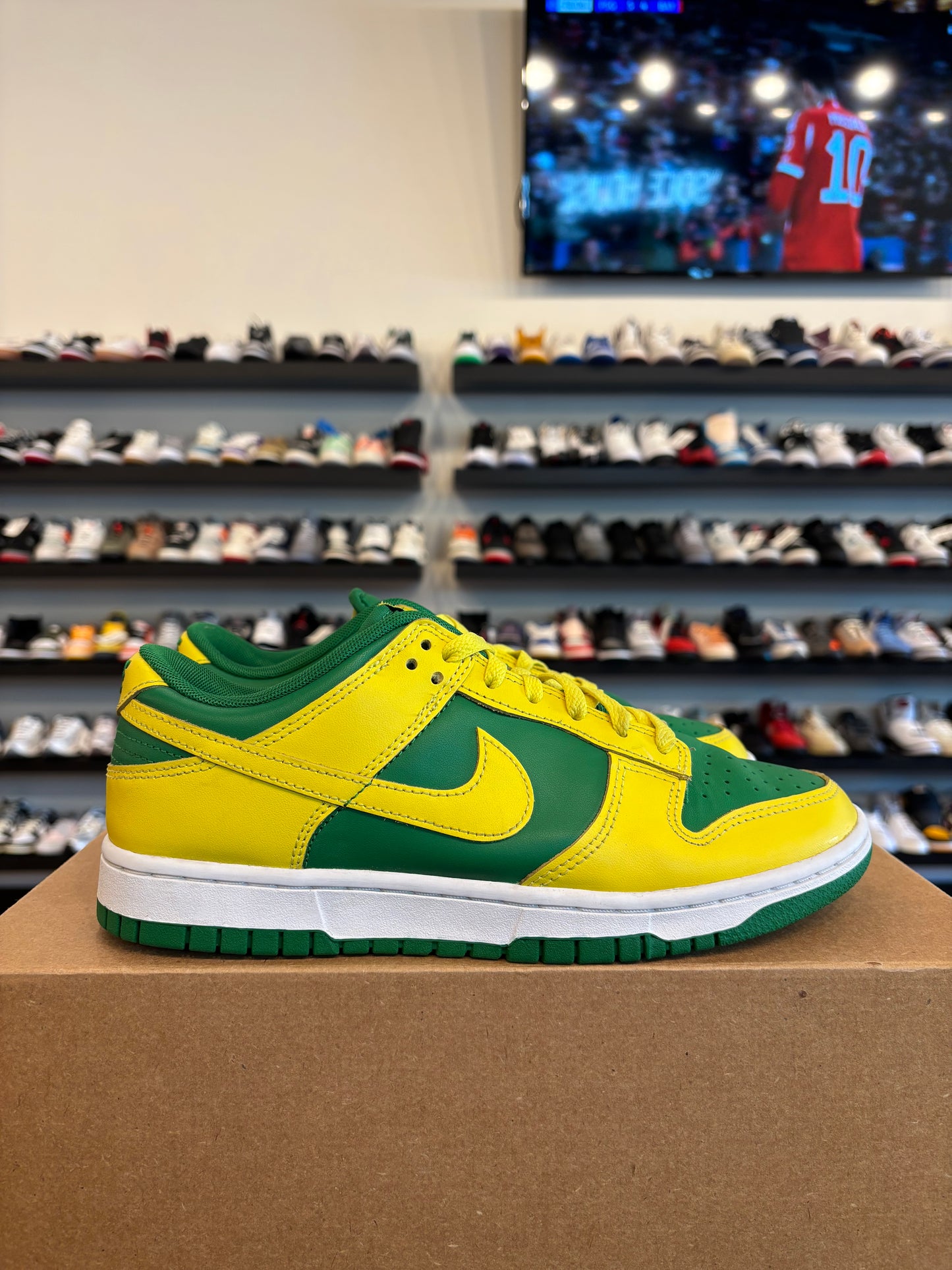 Nike Dunk Low Reverse Brazil Size 8 Pre-Owned (No Box)