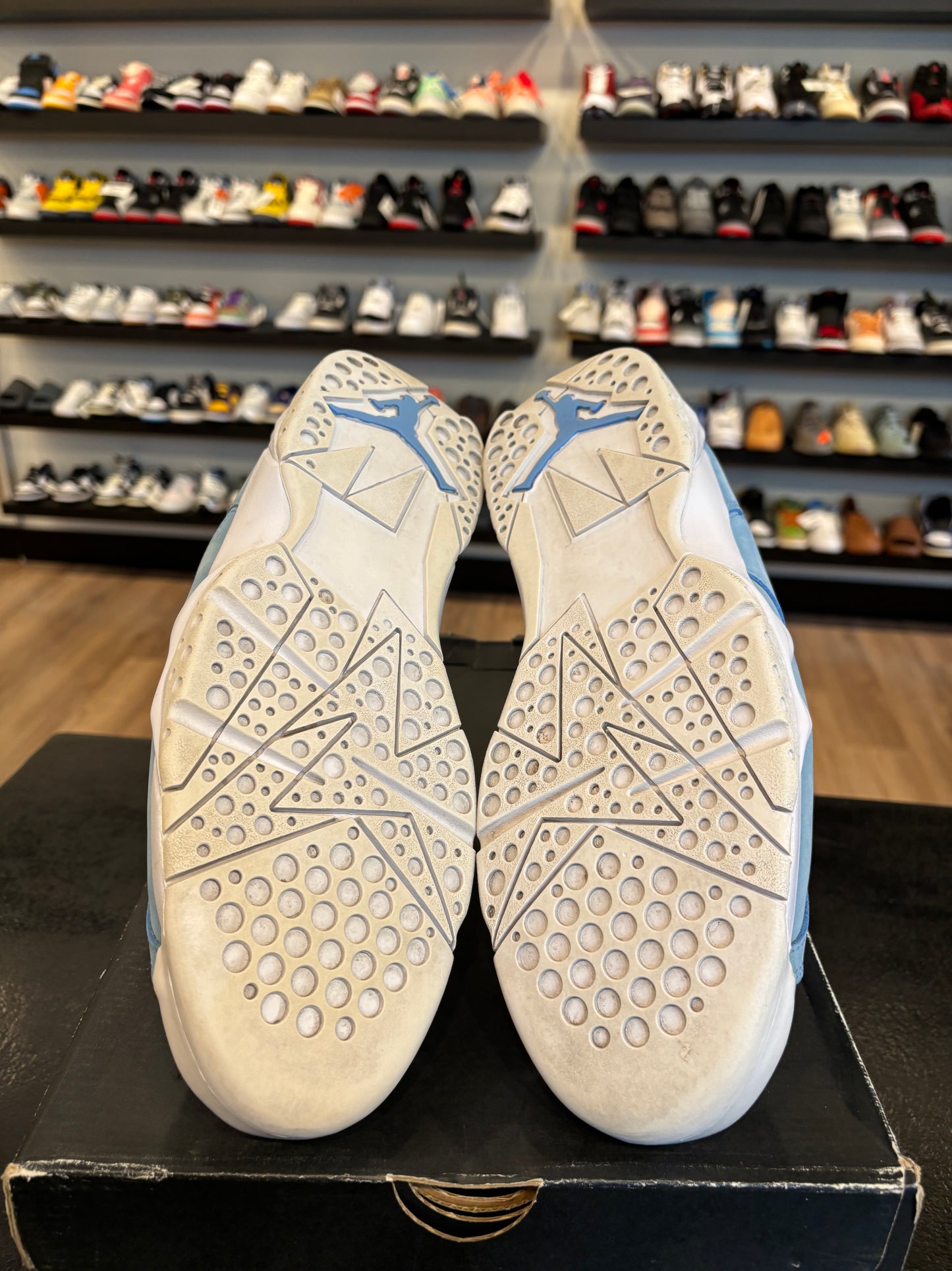 Jordan 7 Pantone Size 10.5 Pre-Owned