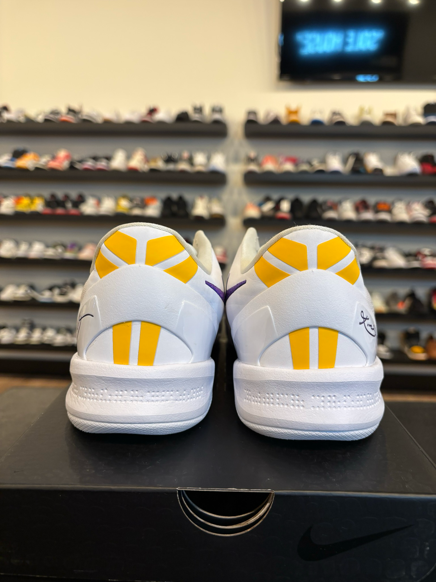 Nike Kobe 8 Protro Lakers Home Size 8 Pre-Owned