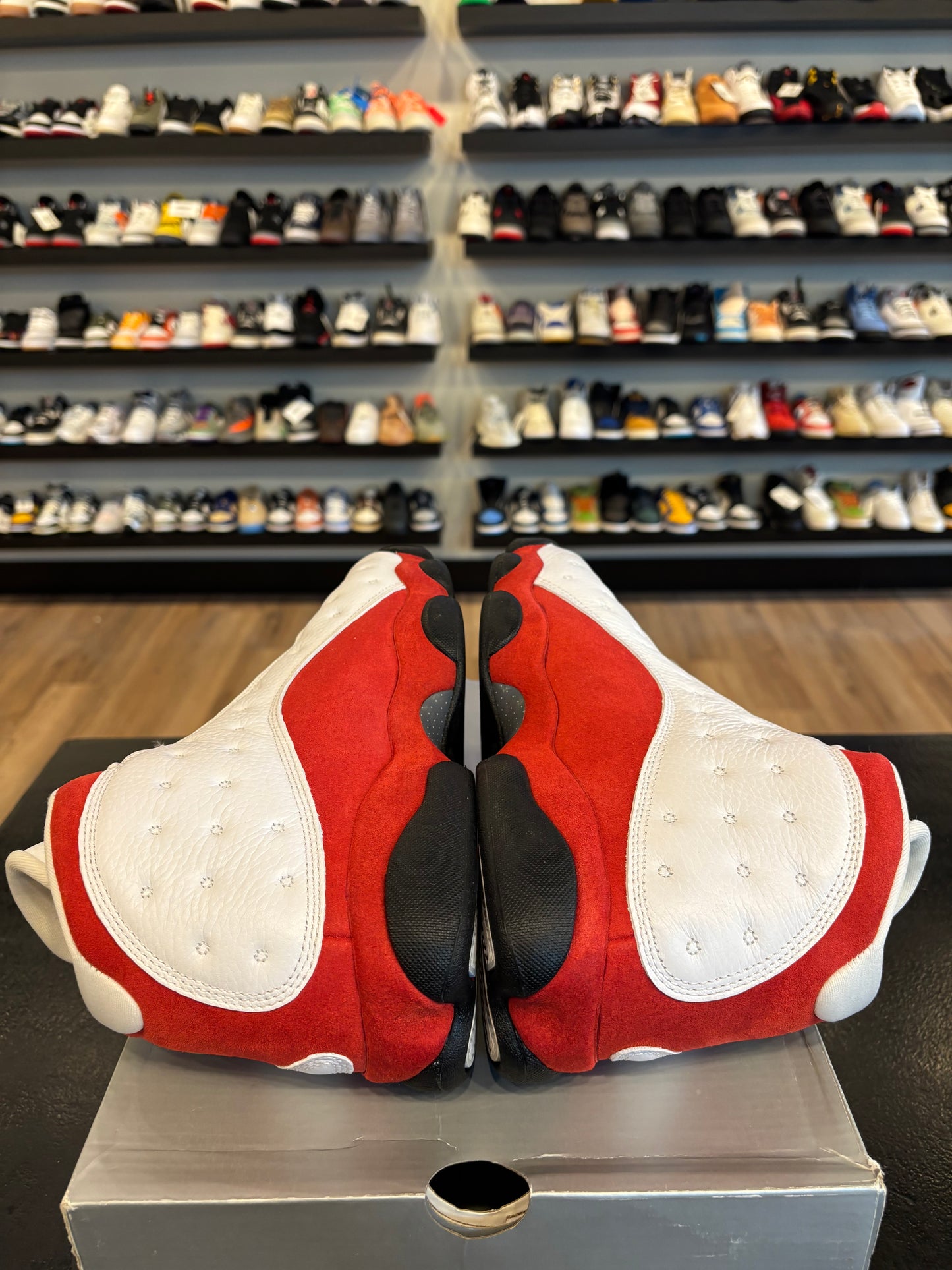 Jordan 13 Chicago 2017 Size 10 Pre-Owned