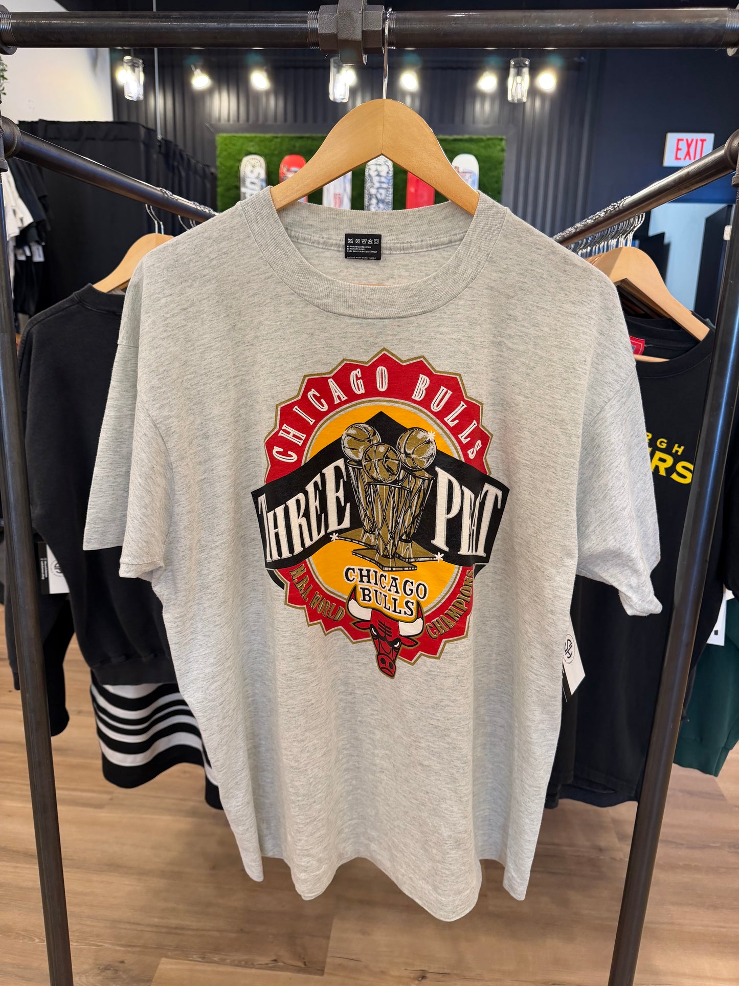 Chicago Bulls Three Peat Fruit Of Loom Tee Grey Size XL VINTAGE