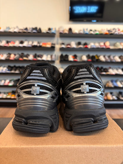 New Balance 1906R Triple Black Size 11 Pre-Owned (No Box)