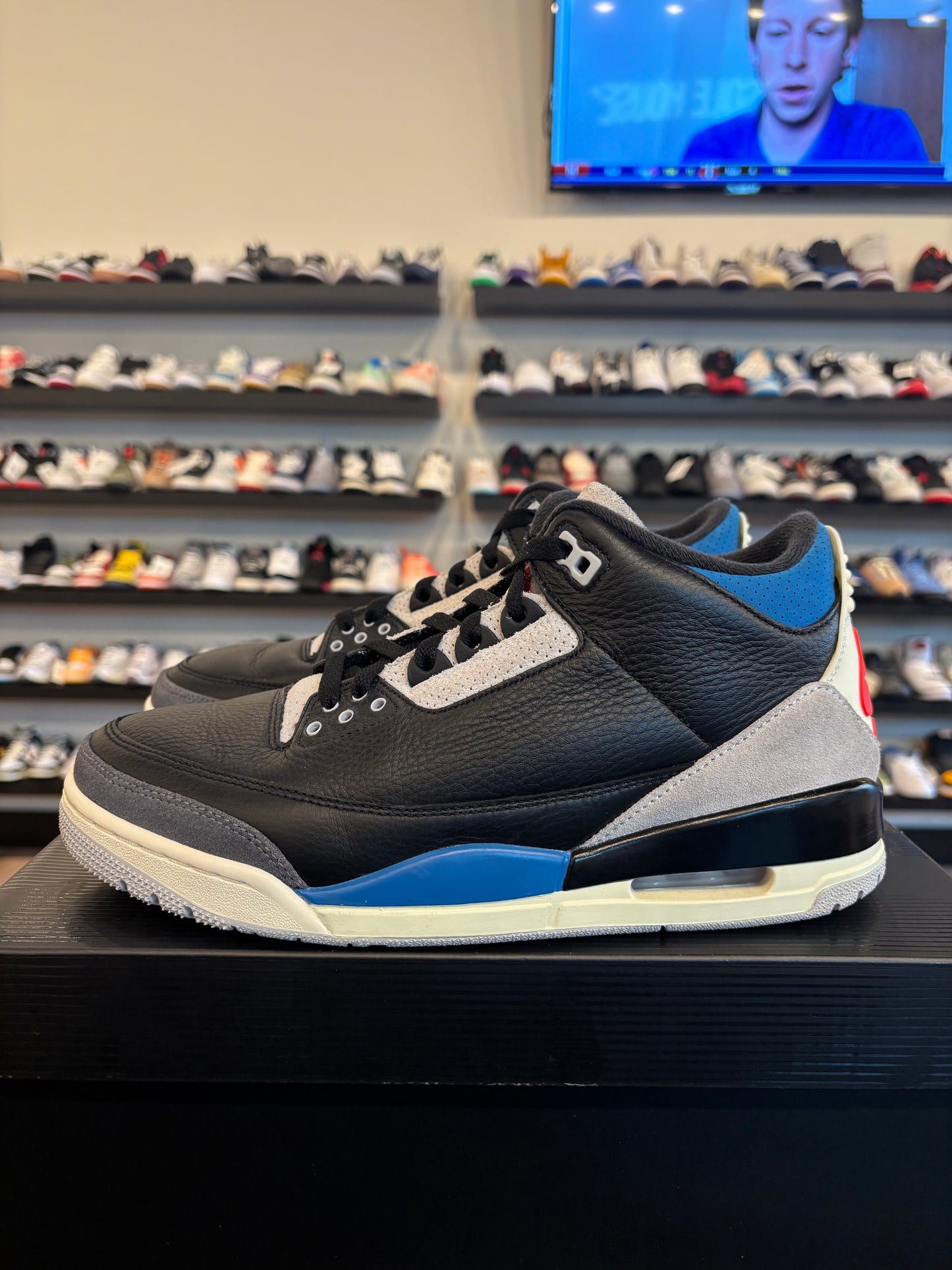 Jordan 3 Rare Air Size 9 Pre-Owned