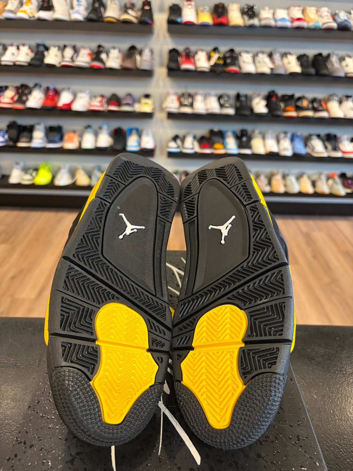 Jordan 4 Yellow Thunder Size 6.5Y (8W) Pre-Owned