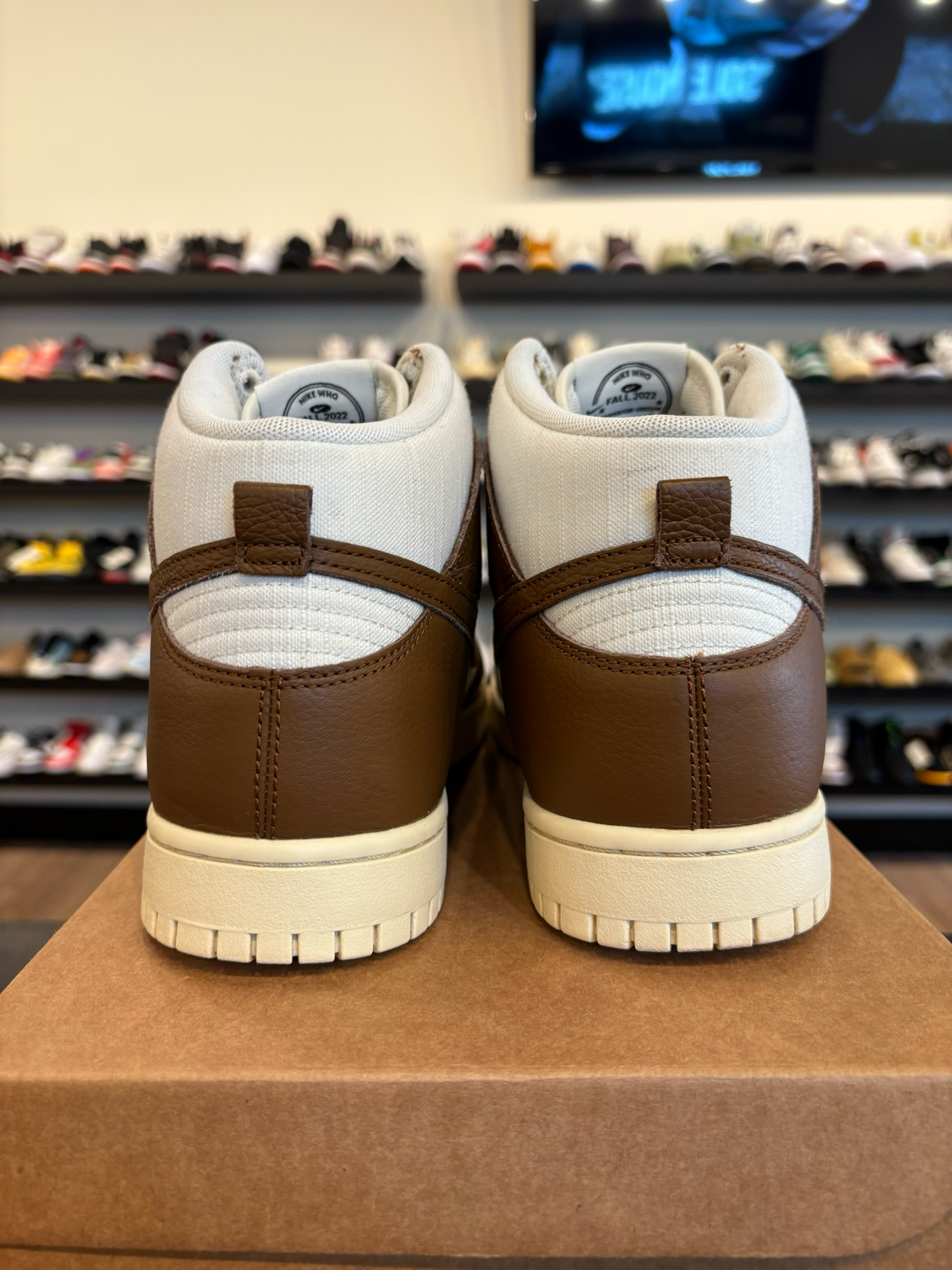 Nike Dunk High Vintage Brown Sail Size 10.5 Pre-Owned (No Box)