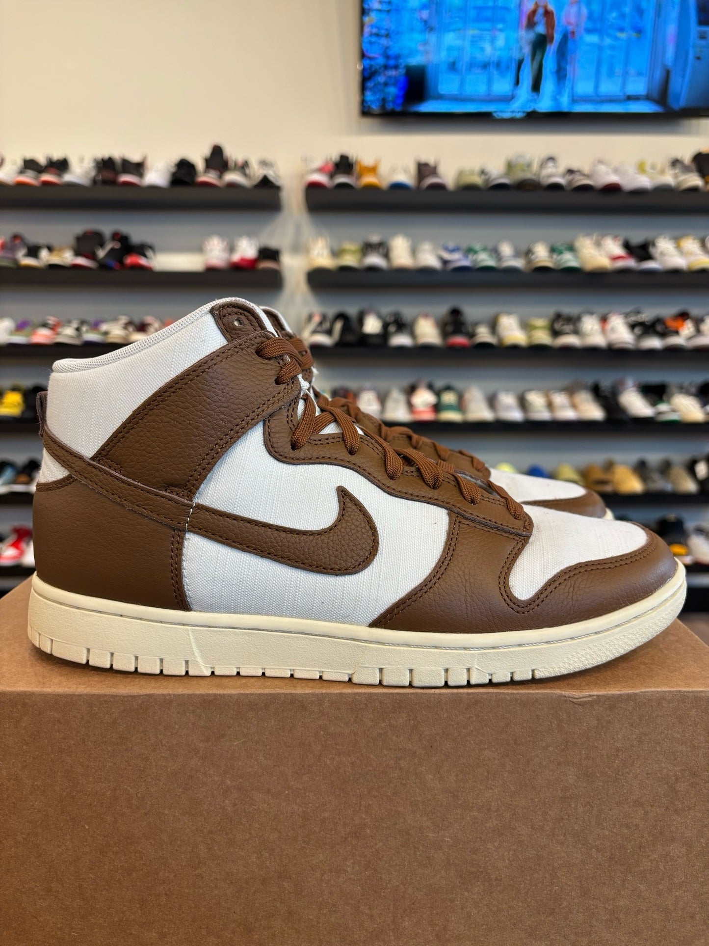 Nike Dunk High Vintage Brown Sail Size 10.5 Pre-Owned (No Box)