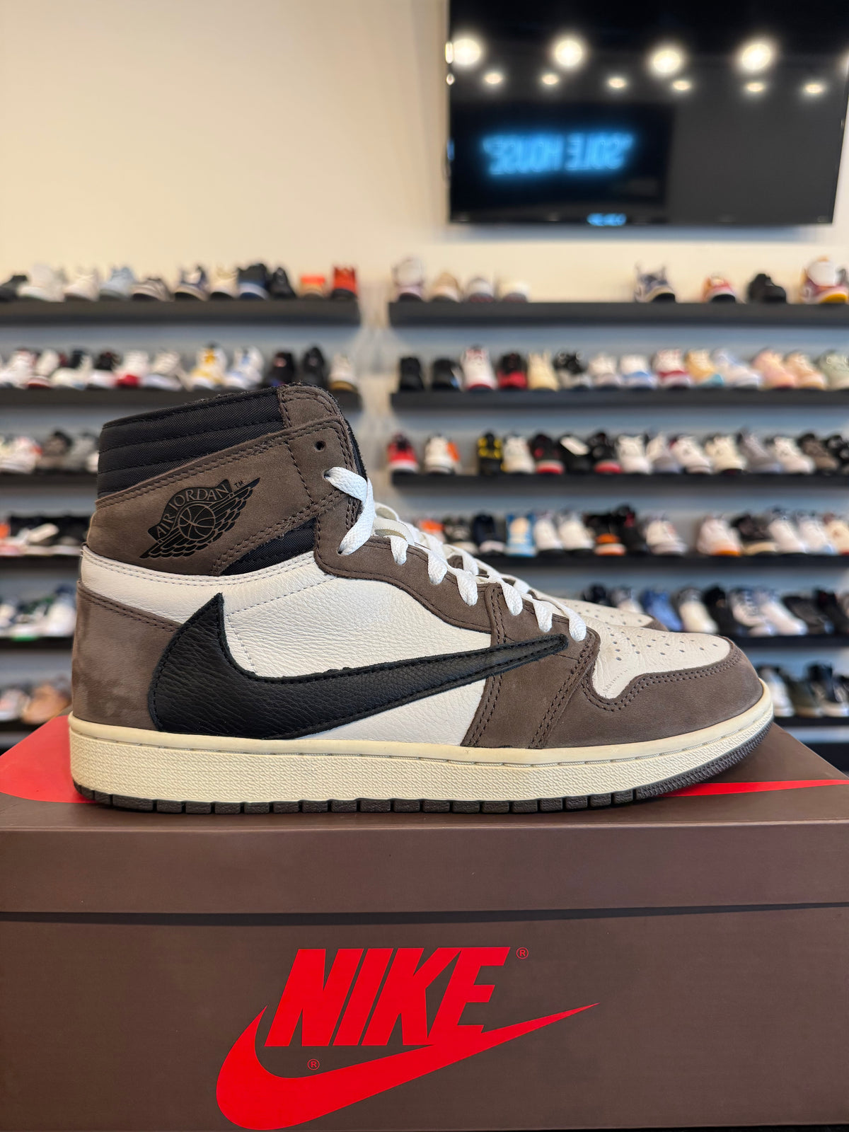 Jordan 1 High Travis Scott Mocha Size 10 Pre-Owned