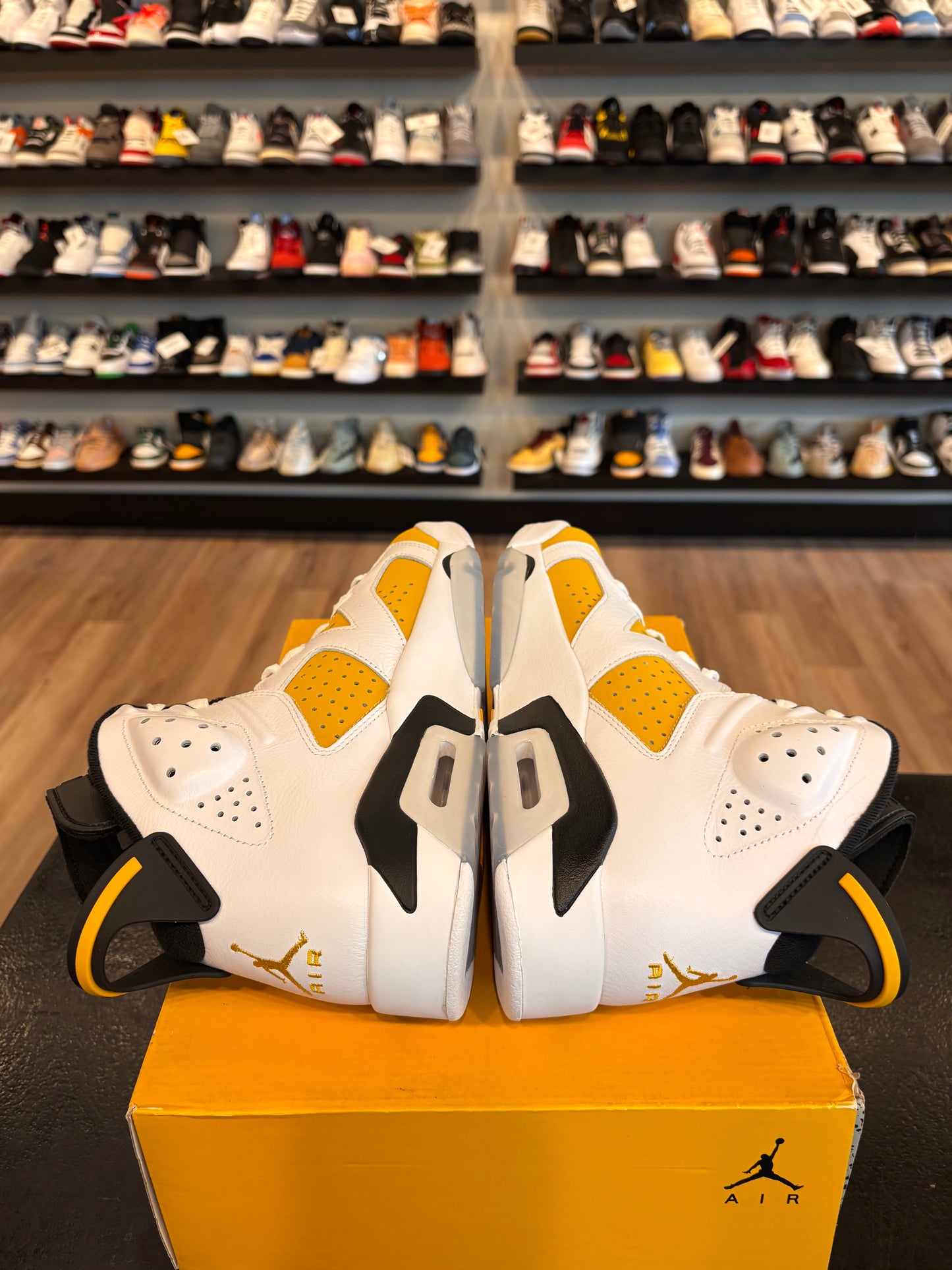 Jordan 6 Yellow Ochre Size 9 Brand New