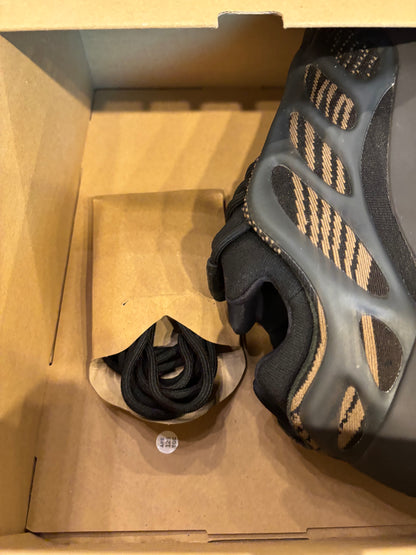 Yeezy 700 Clay Brown Size 10 Pre-Owned
