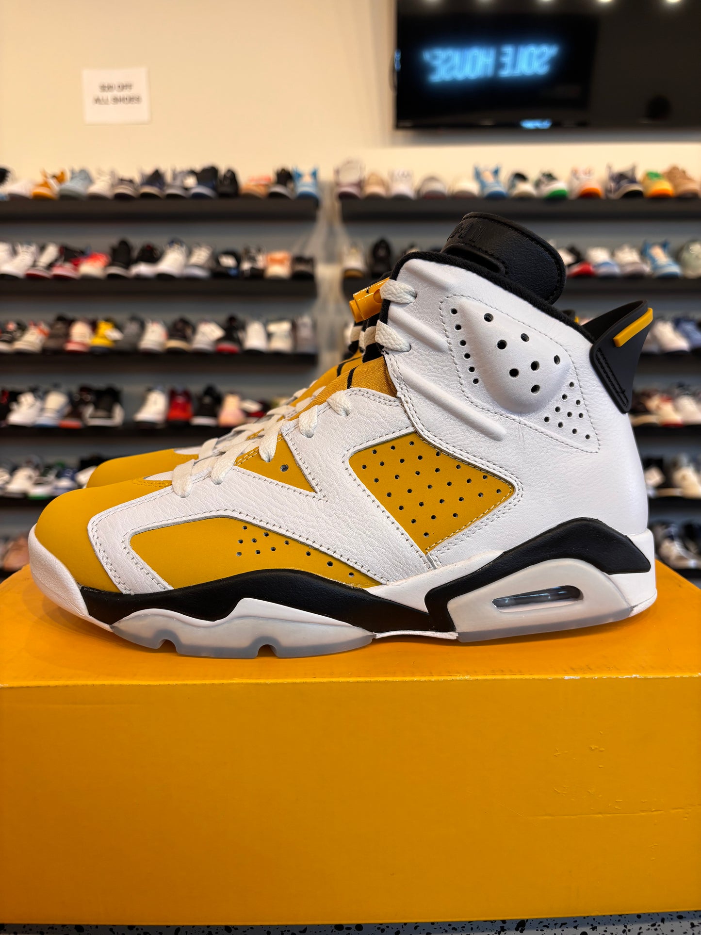 Jordan 6 Yellow Ochre Size 9 Brand New