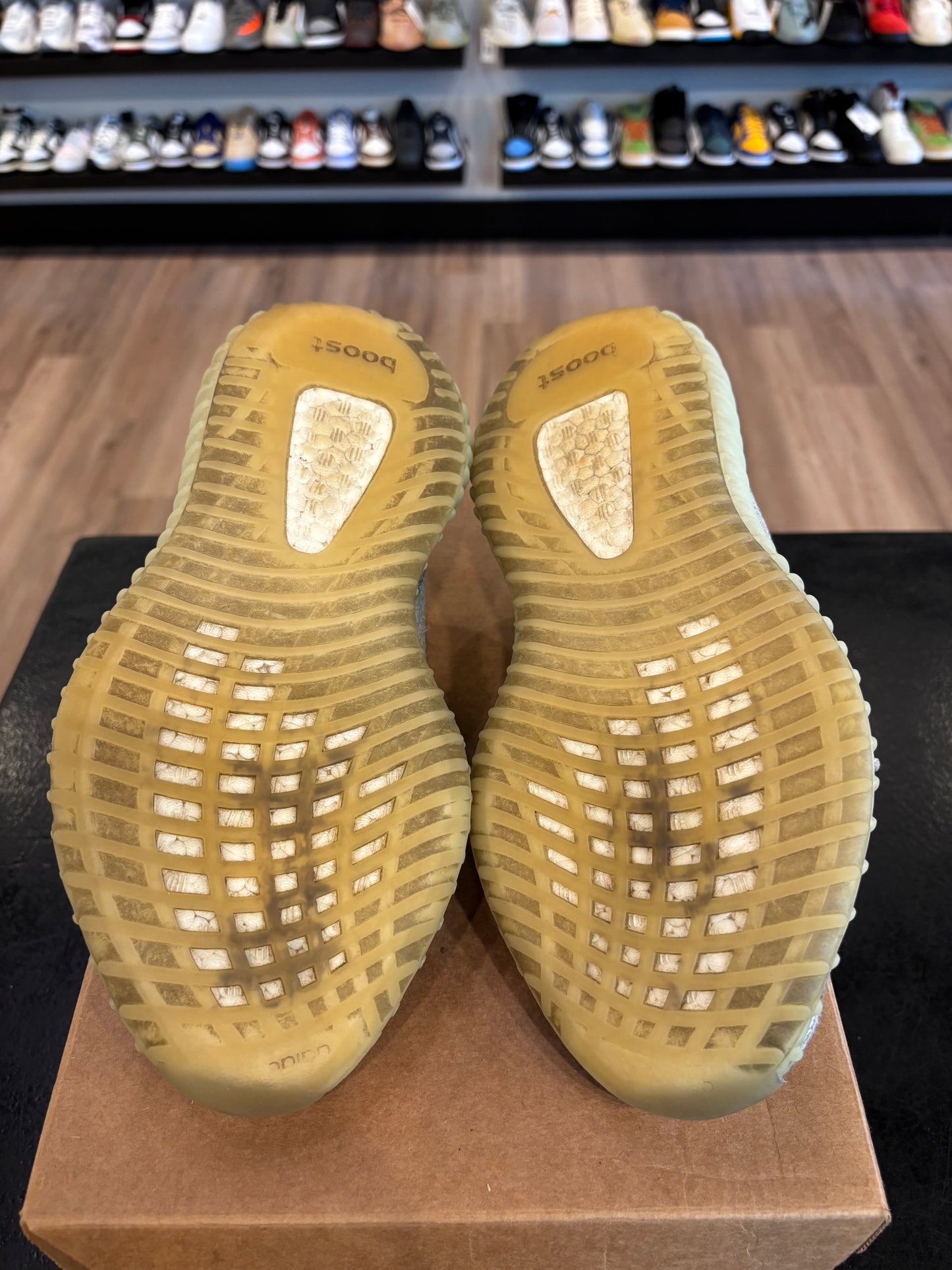 Yeezy 350 V2 Blue Tint Size 6 (7.5W) Pre-Owned (No Box)