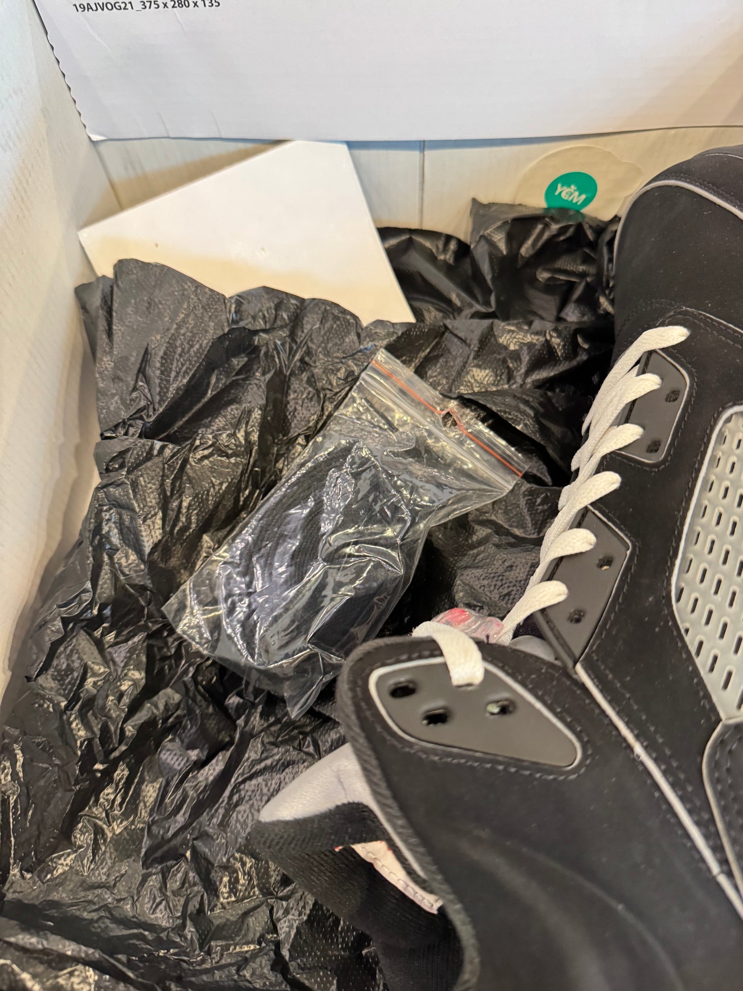 Jordan 5 Reimagined Black Metallic Size 12.5 Pre-Owned