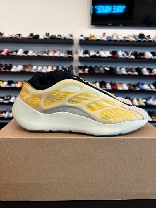 Yeezy 700 V3 Mono Safflower Size 10 Pre-Owned