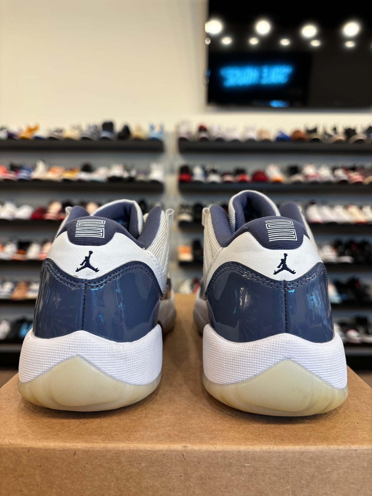 Jordan 11 Low Diffused Blue Size 6Y (7.5W) Pre-Owned (No Box)
