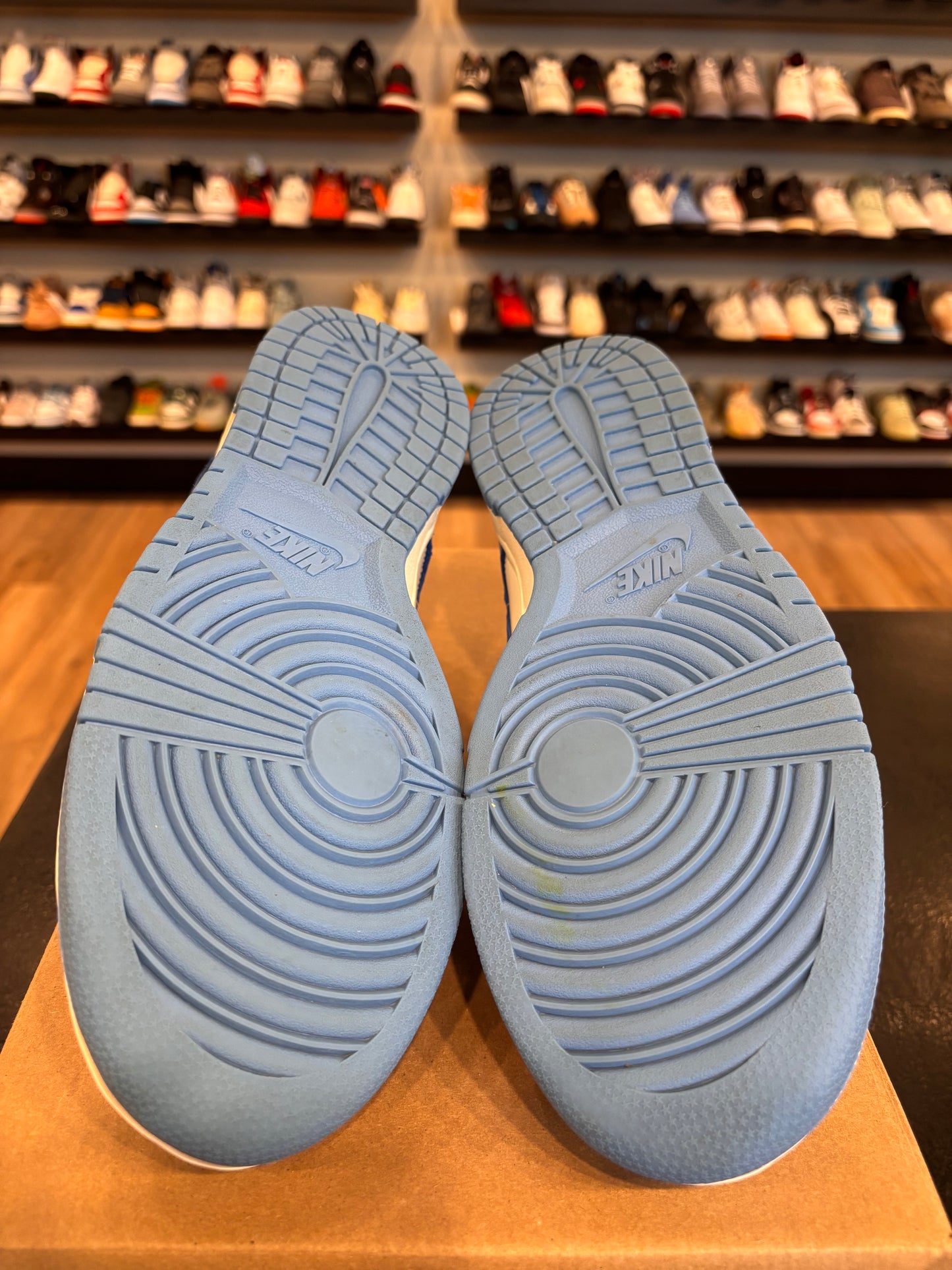 Nike Dunk Low UNC Size 9 Pre-Owned (No Box)