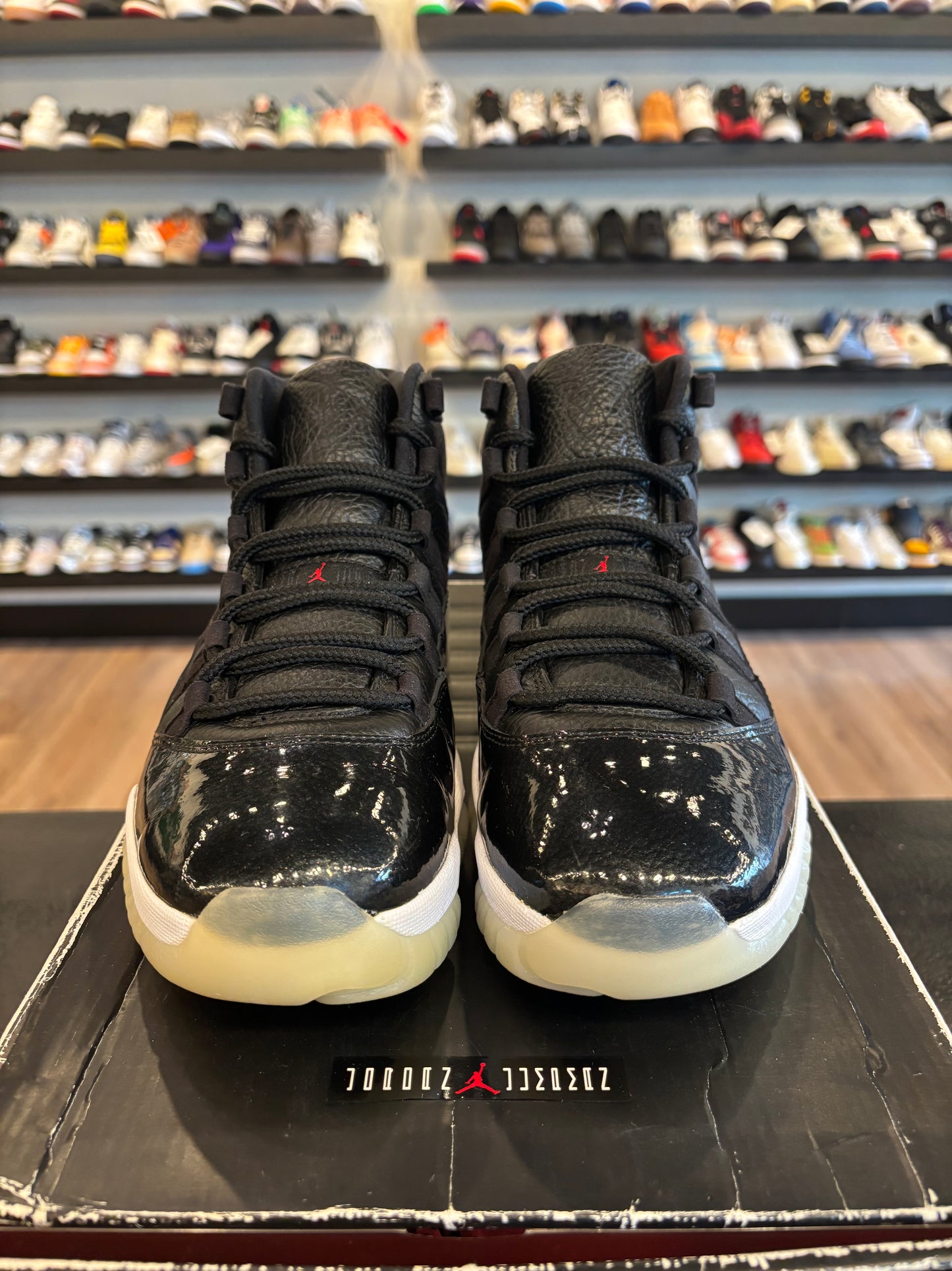 Jordan 11 72-10 Size 8.5 Pre-Owned