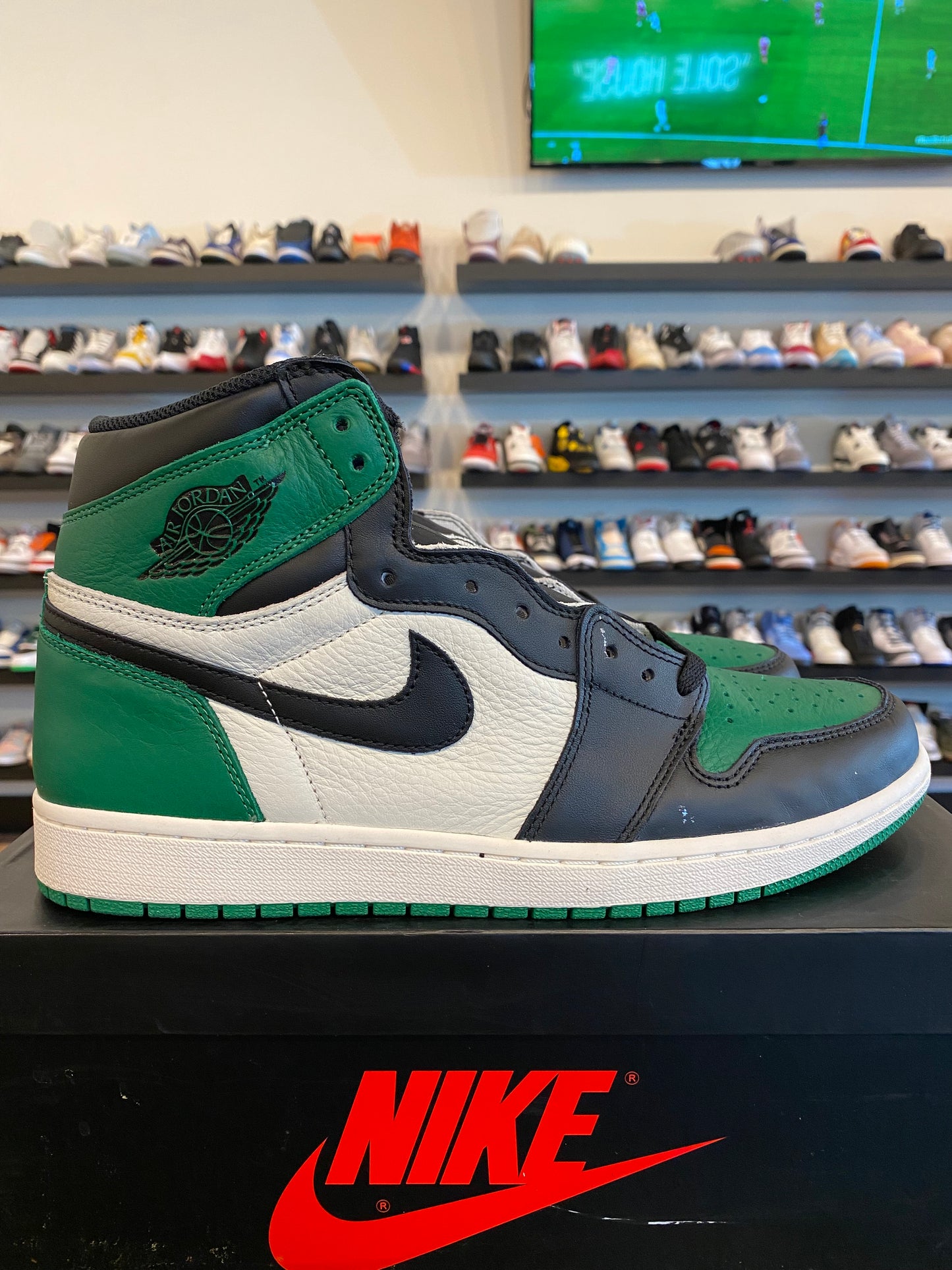 Jordan 1 Pine Green 1.0 Size 12 Brand New