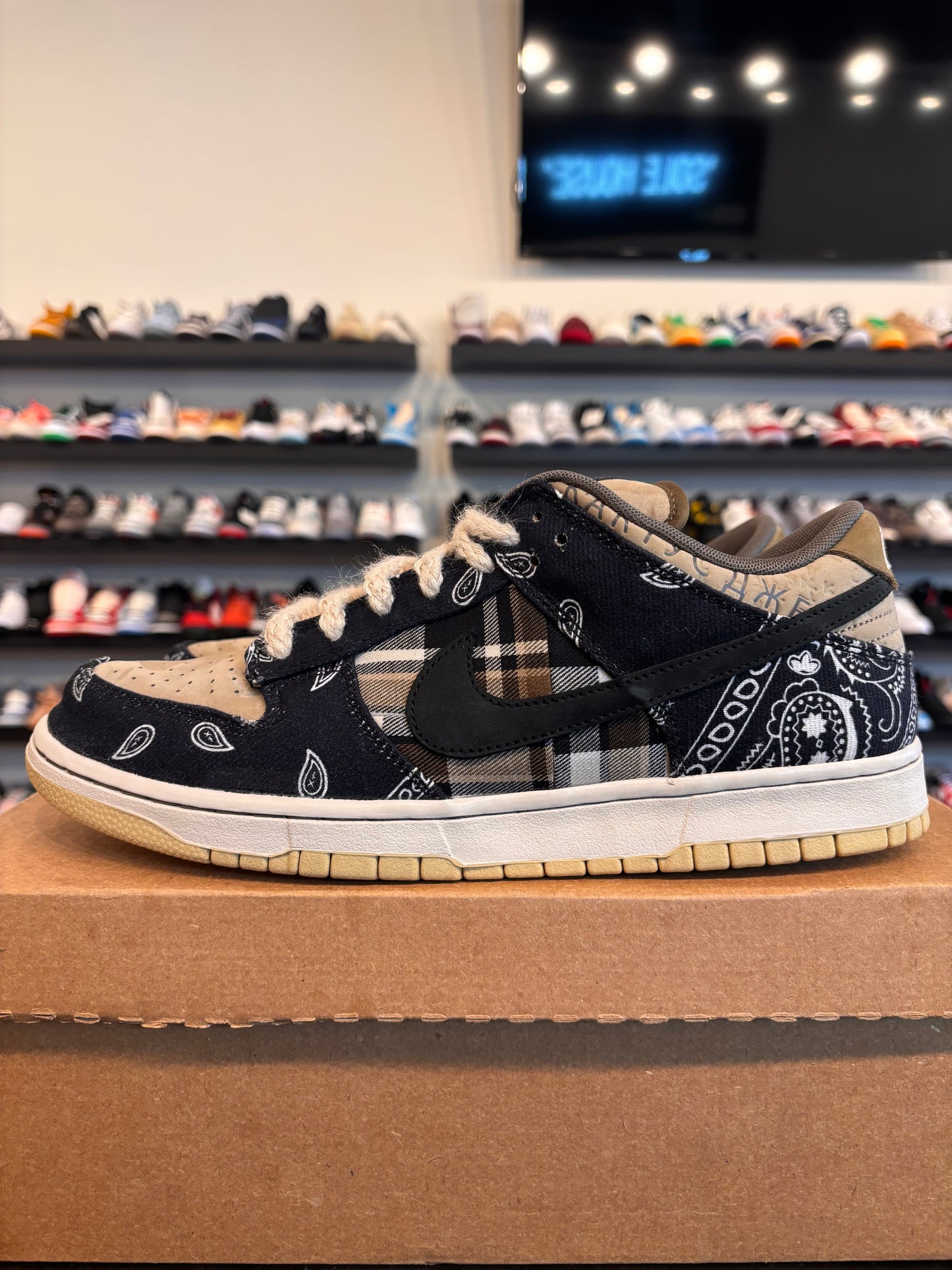 Nike SB Dunk Low Travis Scott Size 11 Pre-Owned (No Box)