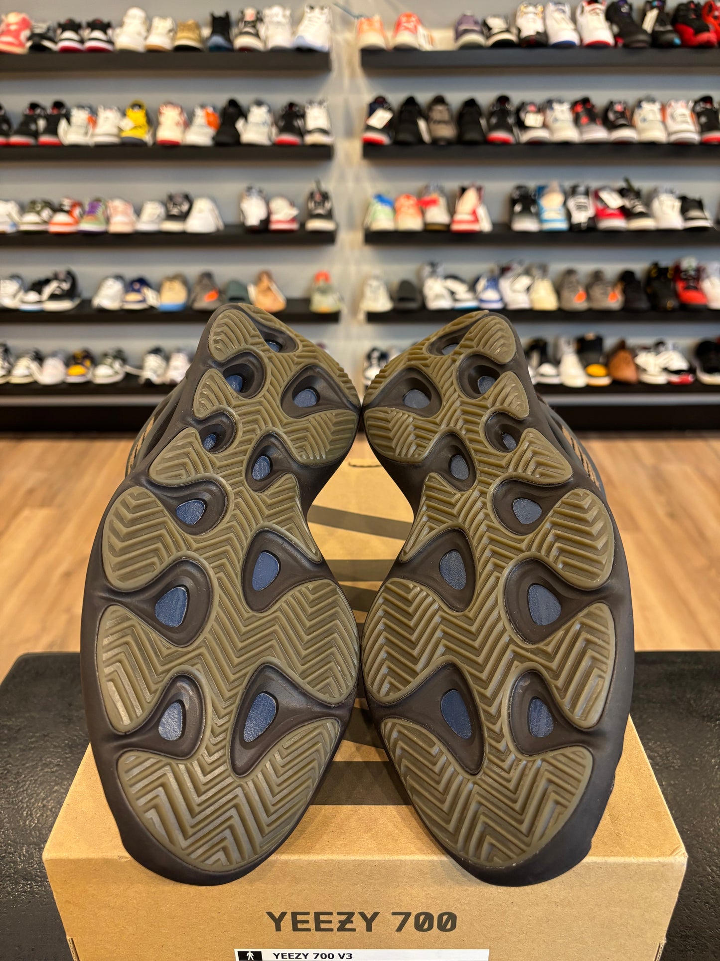 Yeezy 700 Clay Brown Size 10 Pre-Owned