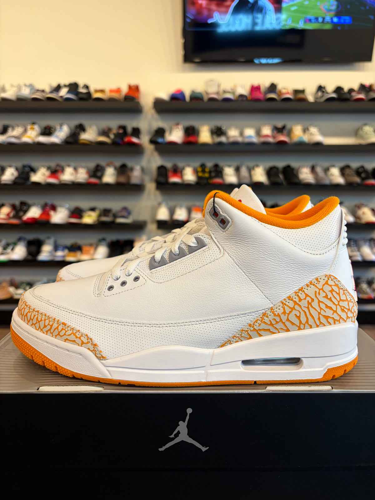 Jordan 3 Orange Citrus Size 10.5 (12W) Brand New