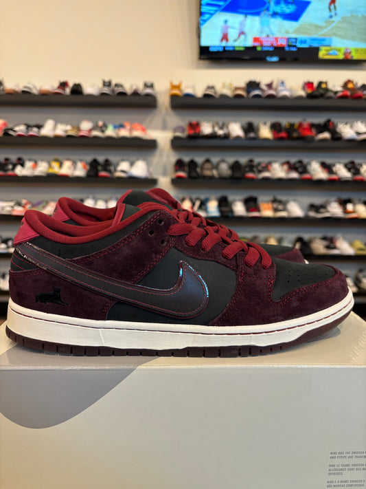 Nike SB Dunk Low Riot Size 10.5 Brand New