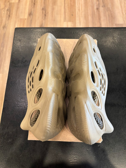 Yeezy Foam Rnnr Sand Size 8 Pre-Owned