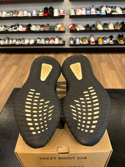 Yeezy 350 V2 Dazzling Blue Size 8.5 Pre-Owned