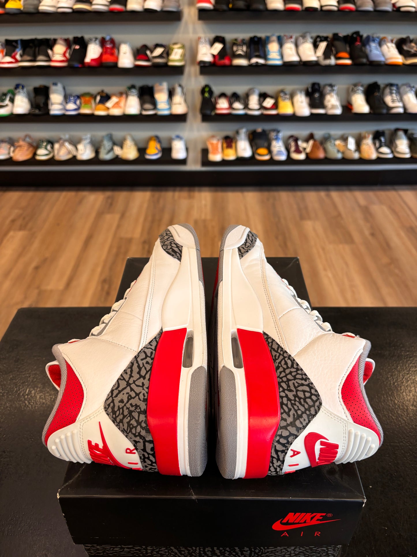 Jordan 3 Fire Red 2022 Size 9.5 Pre-Owned
