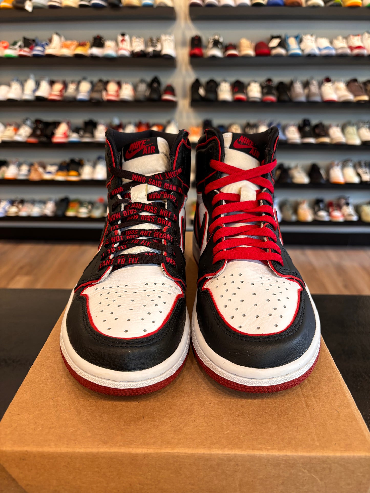 Jordan 1 Bloodline Size 8.5 Pre-Owned (No Box)