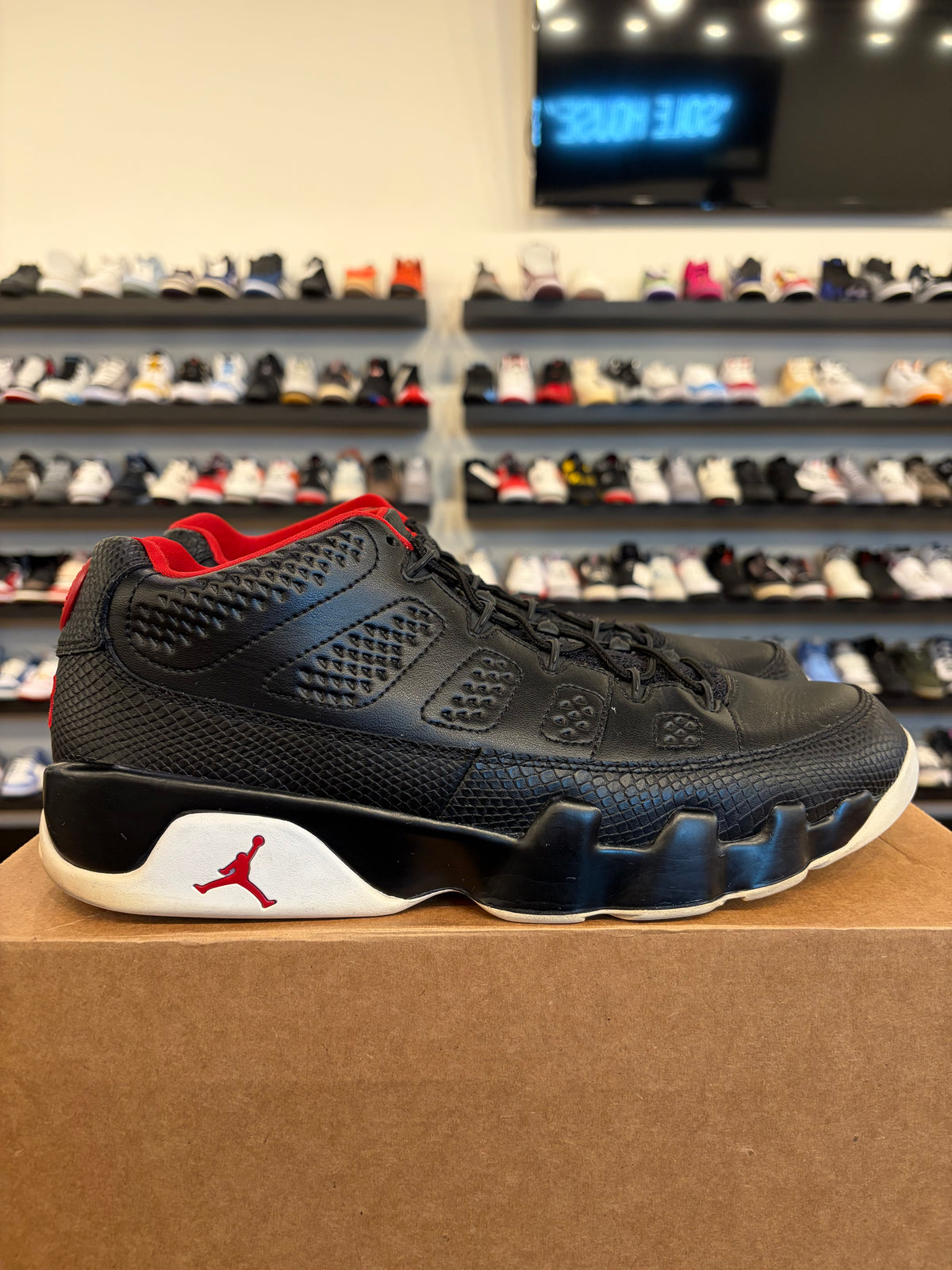 Jordan 9 Low Black Gym Red Size 12 Pre-Owned (No Box)