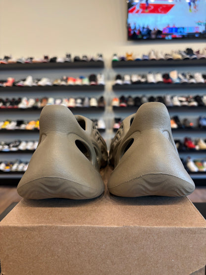 Yeezy Foam Rnnr Sand Size 8 Pre-Owned
