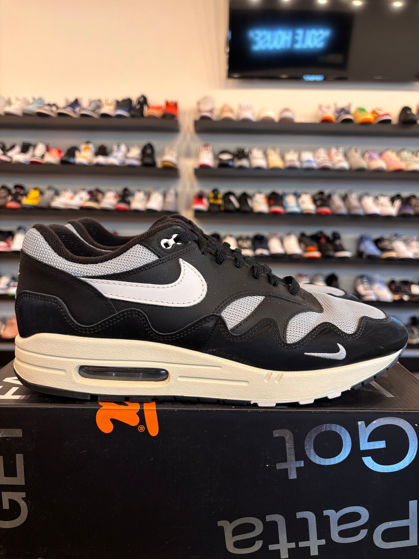 Nike Air Max 1 Patta Black Size 12 Pre-Owned