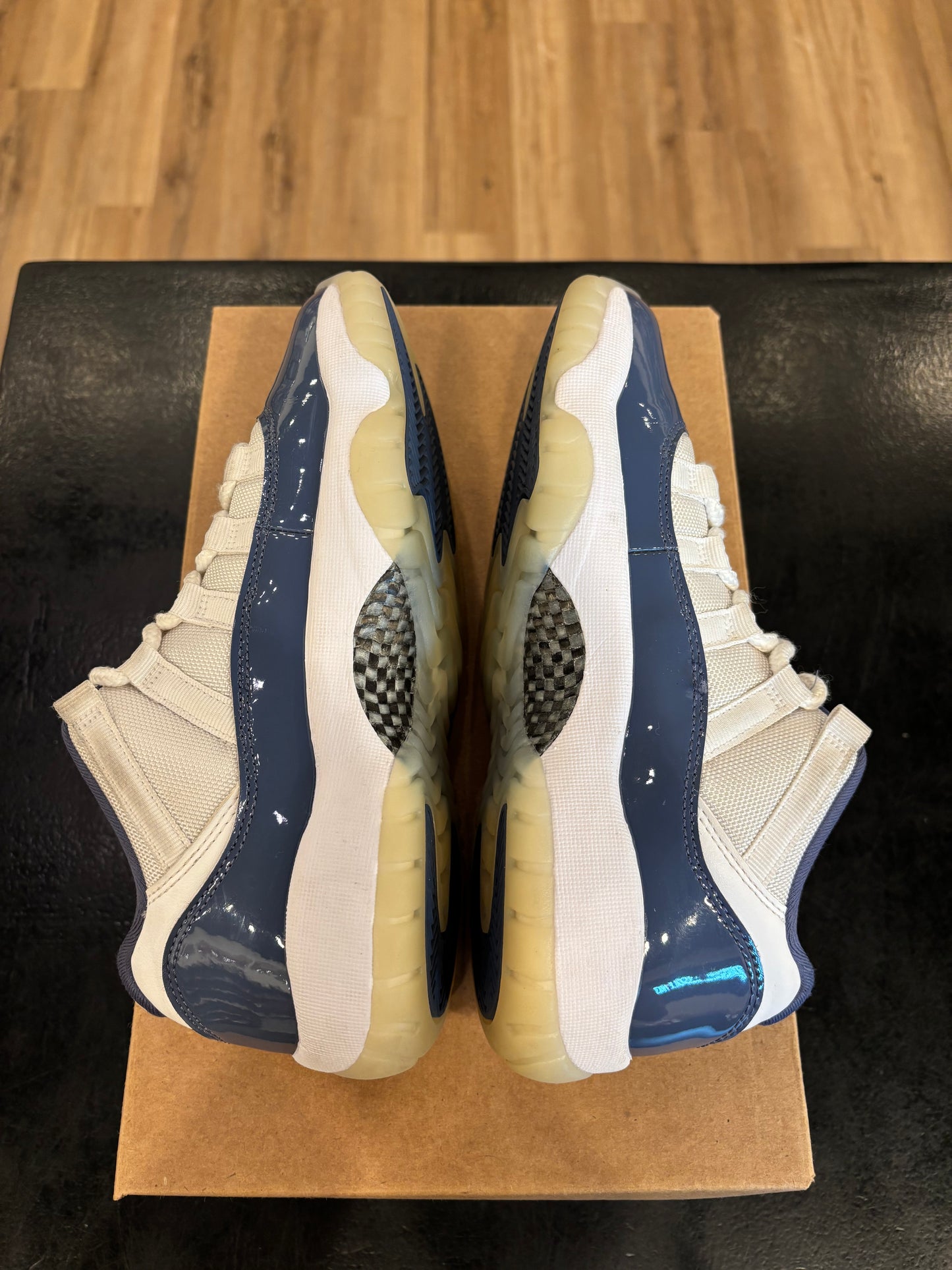 Jordan 11 Low Diffused Blue Size 6Y (7.5W) Pre-Owned (No Box)
