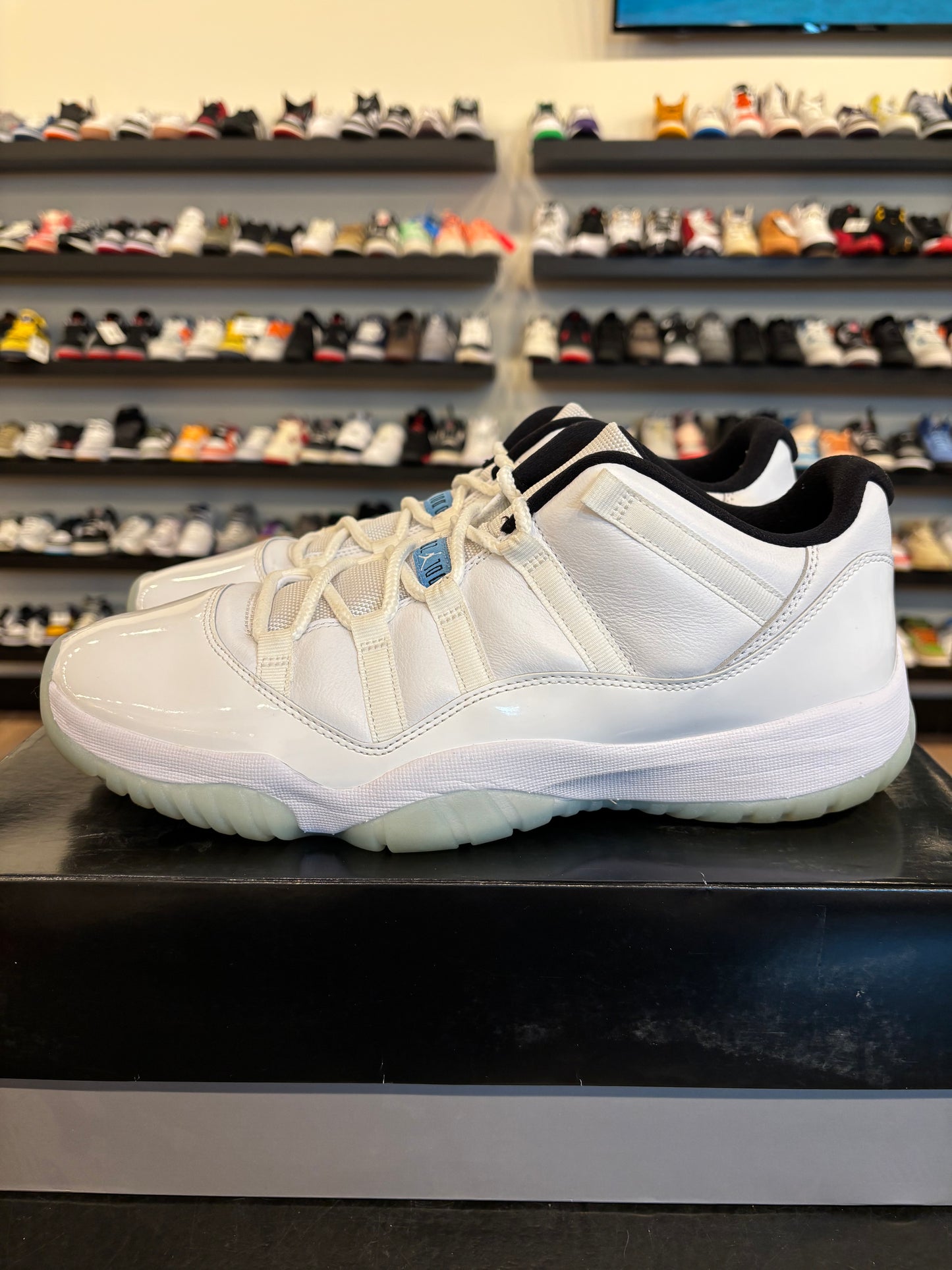 Jordan 11 Low Legend Blue Size 12 Pre-Owned