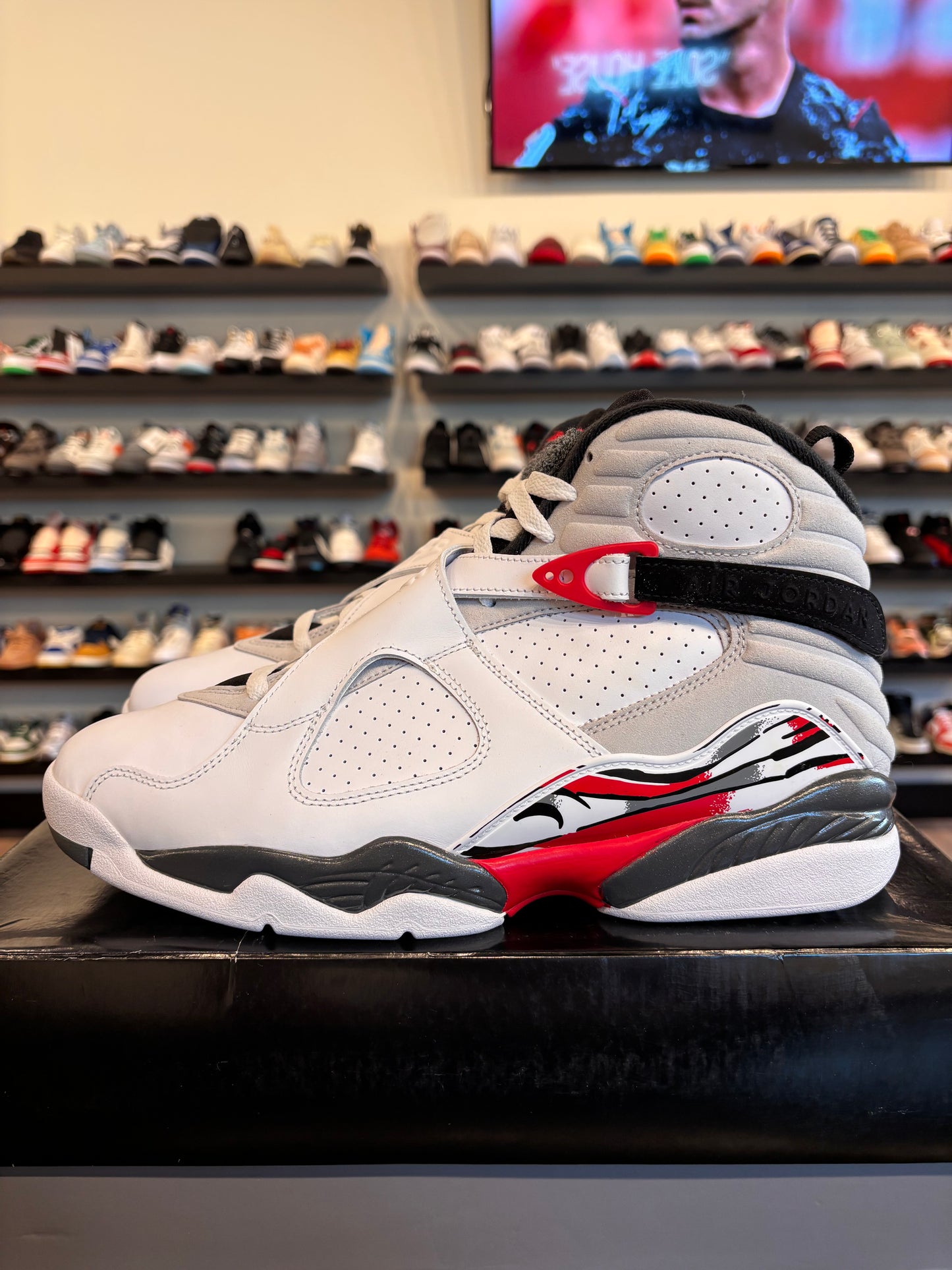 Jordan 8 Bugs Bunny Size 11.5 Pre-Owned