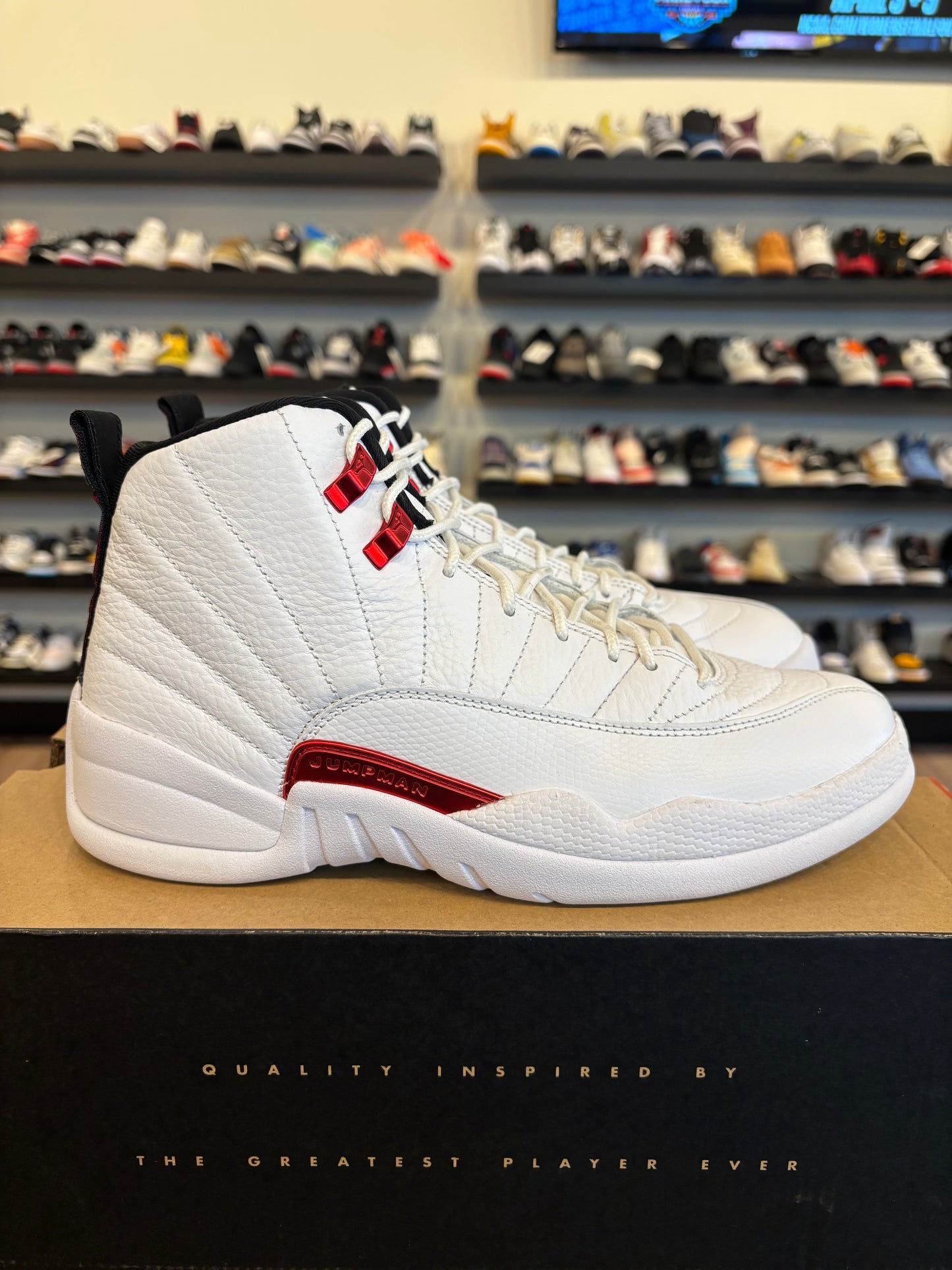 Jordan 12 Twist Size 9 Pre-Owned