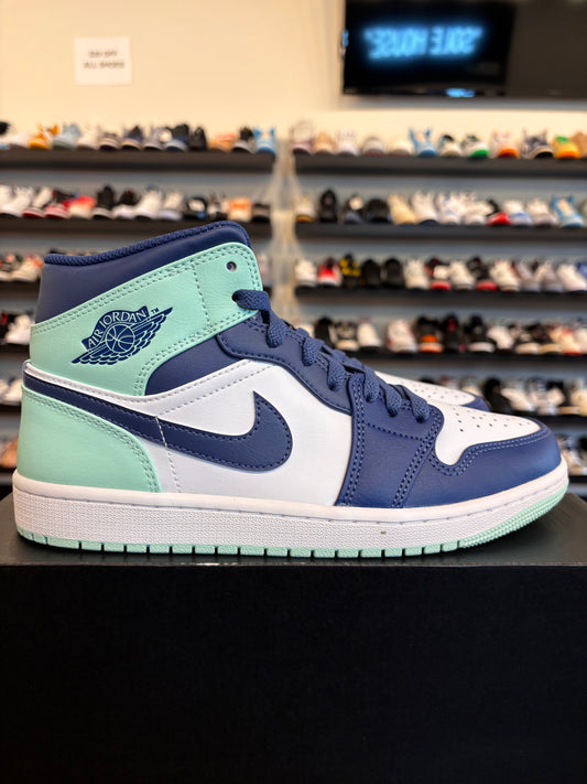 Jordan 1 Mid Mystic Navy Mint Size 8 Brand New