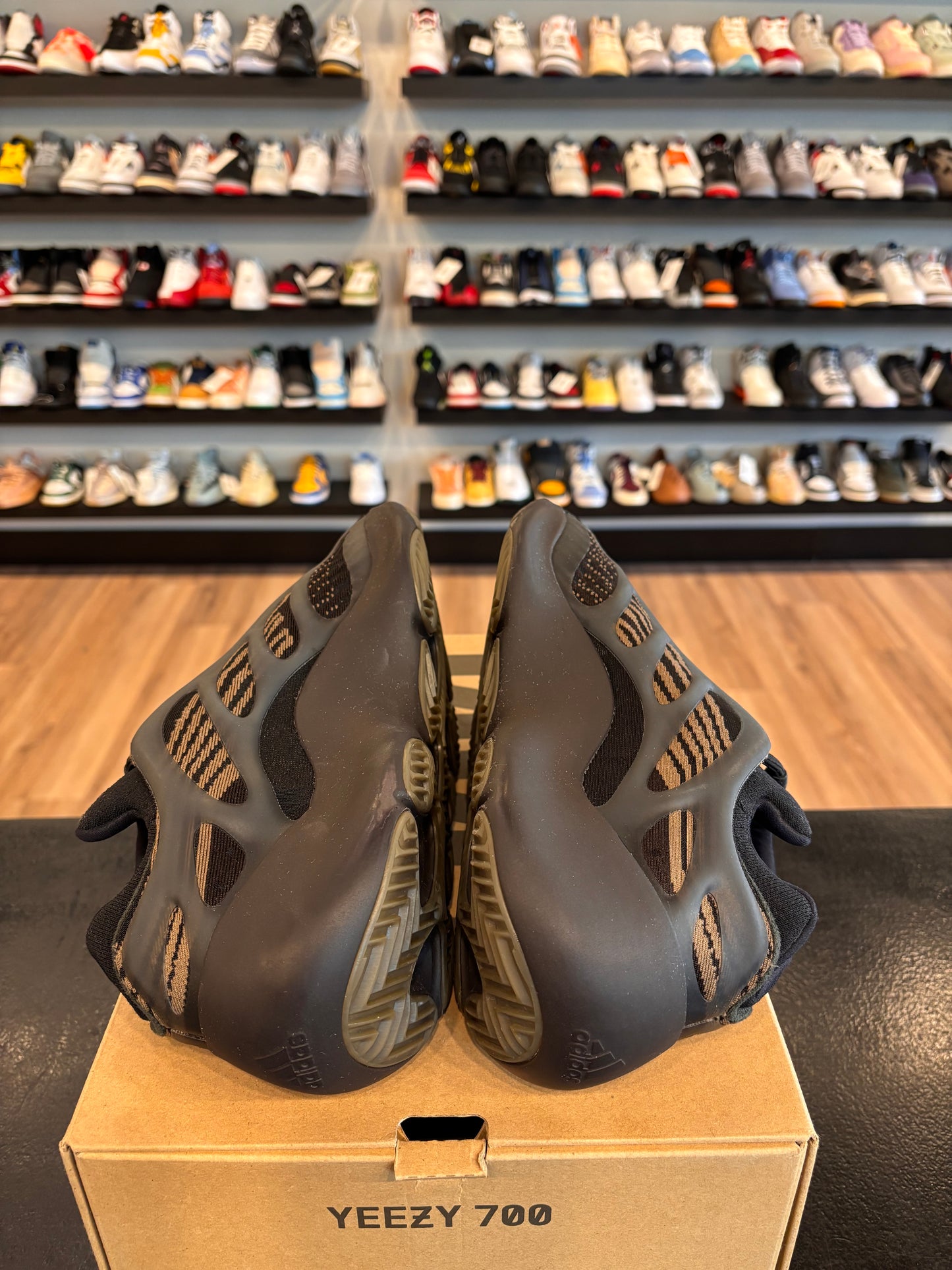 Yeezy 700 V3 Clay Brown Size 11 Pre-Owned