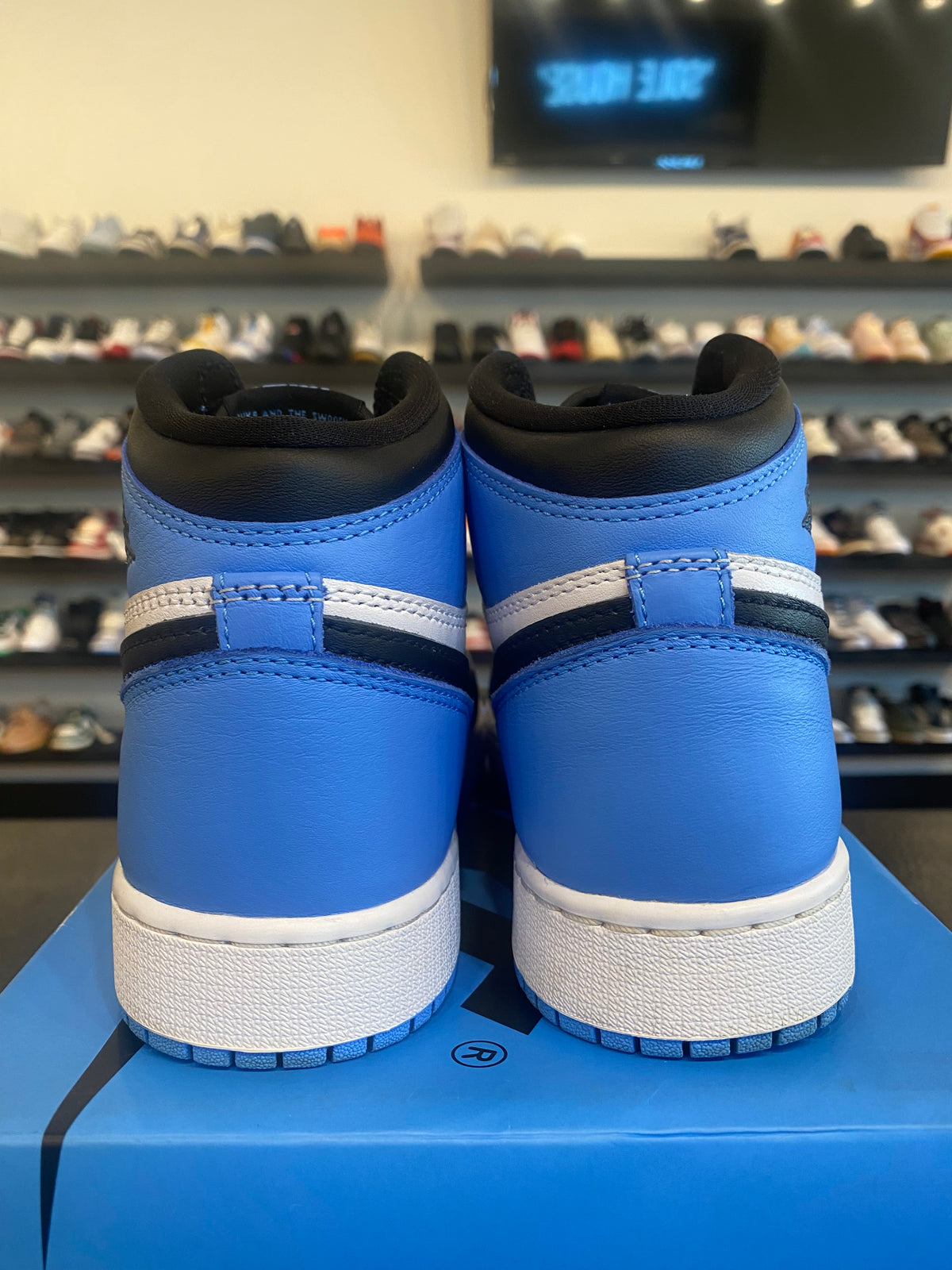 Jordan 1 UNC Toe Size 5.5Y (7W) Pre-Owned