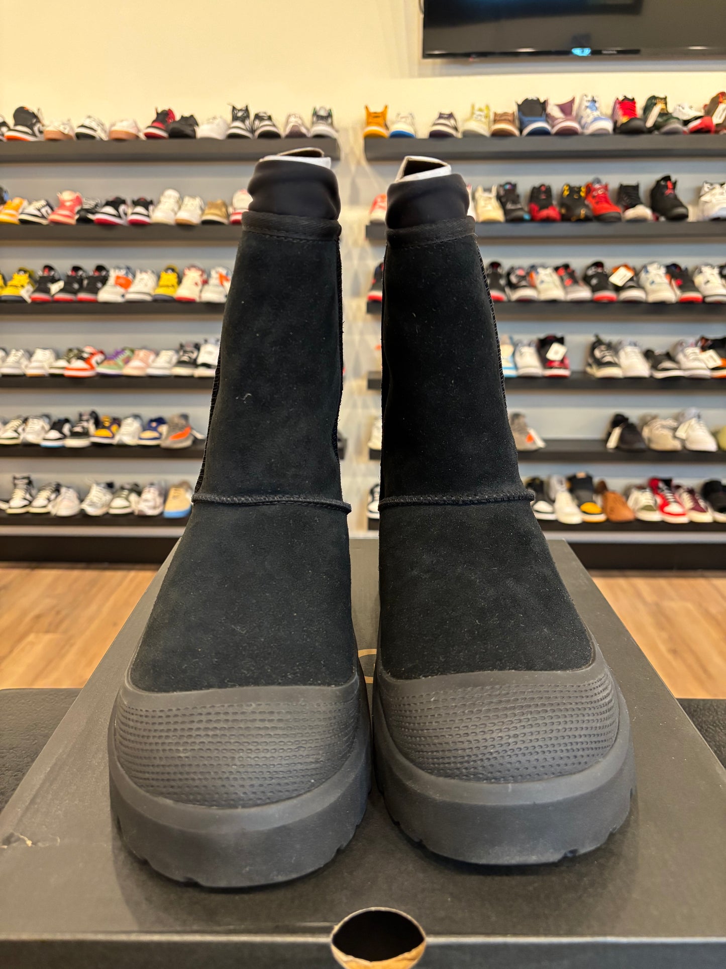 UGG Classic Short Weather Hybrid Boot Size 10 Brand New